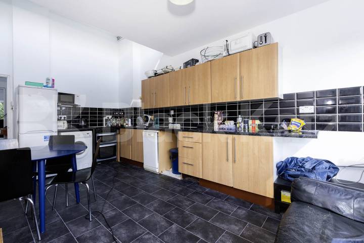 			3 Bedroom, 1 bath, 1 reception 			 Sherriff Road,  London  NW6