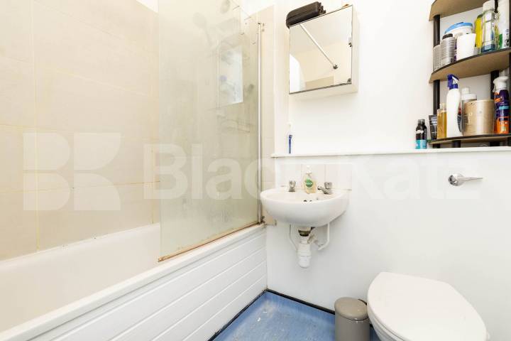 			3 Bedroom, 1 bath, 1 reception 			 Sherriff Road,  London  NW6