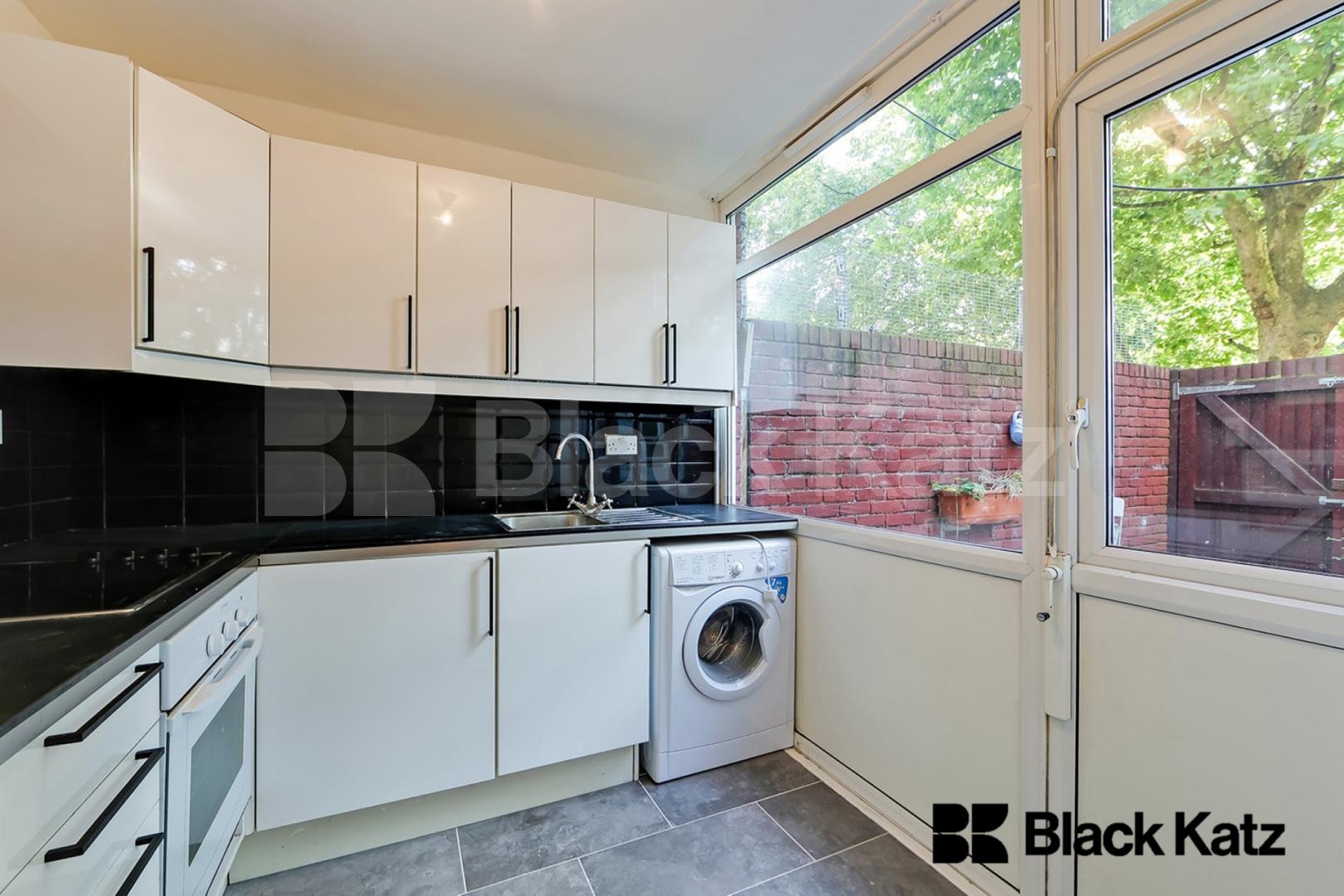 Duplex apartment with charming patio garden  John Ruskin Street , Oval/Camberwell 