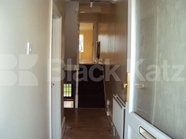 			Available now, MUST SEE!!!, 4 Bedroom, 1 bath, 1 reception House			 Chippendale Street, Hackney/Dalston