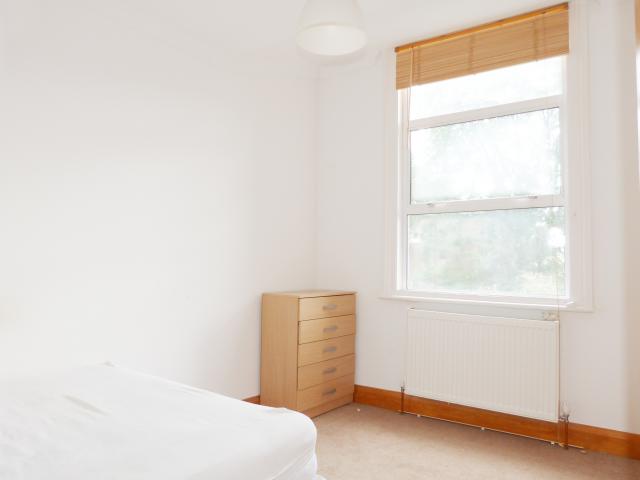 			NEW INSTRUCTION, 1 Bedroom, 1 bath, 1 reception Flat			 Kilburn Lane, QUEENS PARK