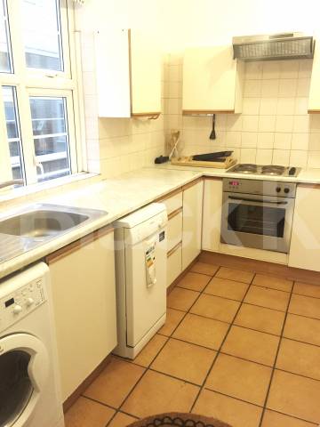 			HOT WATER AND HEATING INCLUDED, 2 Bedroom, 1 bath, 1 reception Apartment			 College Crescent, SWISS COTTAGE