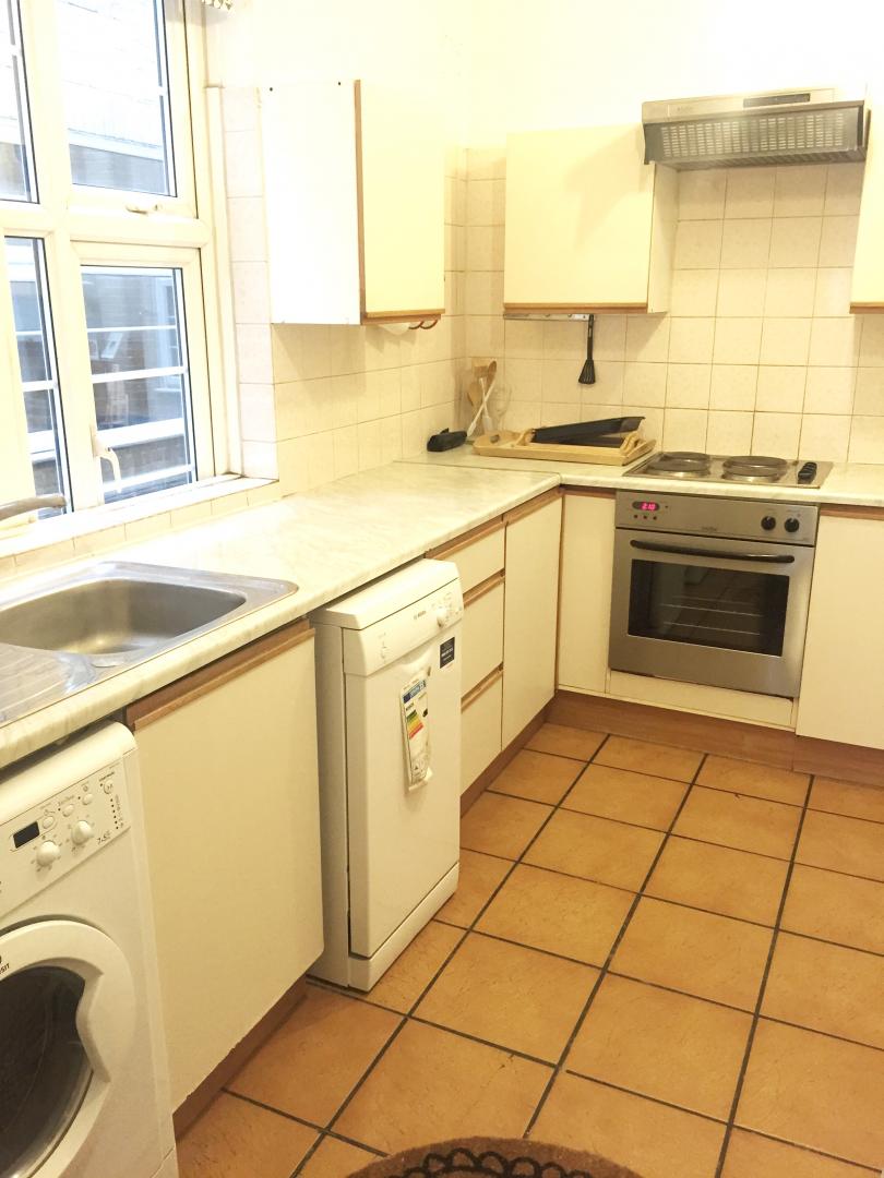 			2 Bedroom, 1 bath, 1 reception Flat			 College Crescent, SWISS COTTAGE