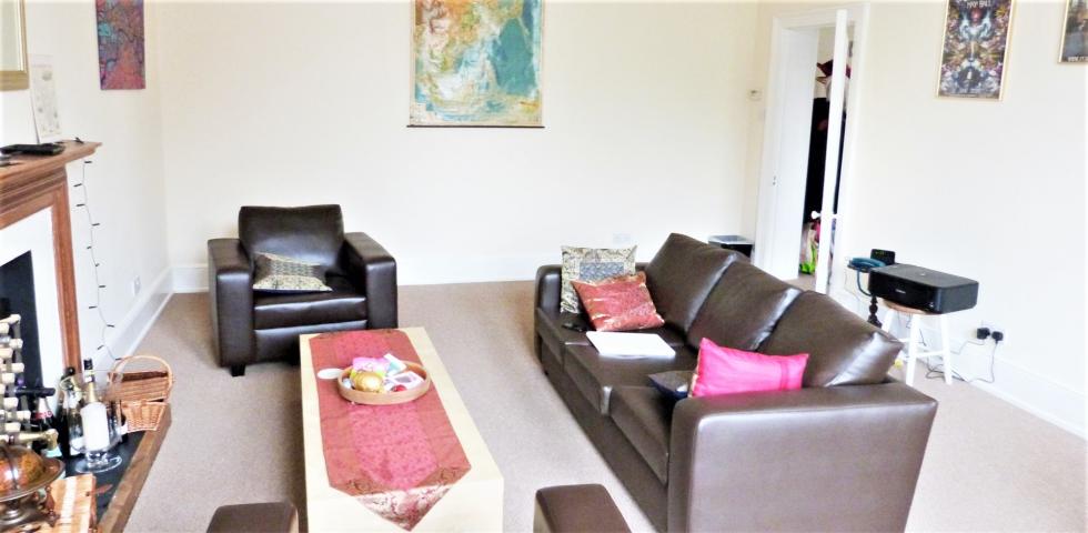 			2 Bedroom, 1 bath, 1 reception Flat			 West End Lane, WEST HAMPSTEAD
