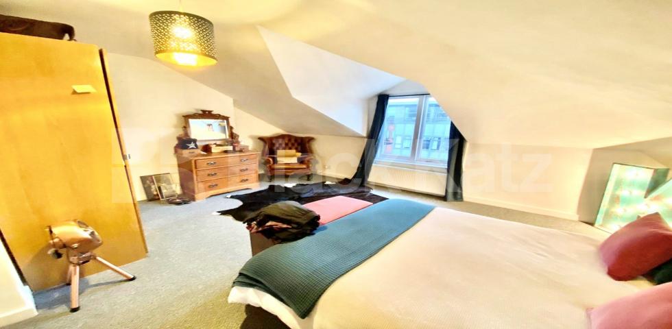 			2 Bedroom, 1 bath, 1 reception Flat			 The Broadway, Crouch End