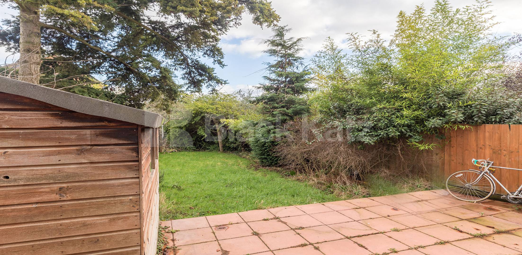 			APS School Catchment!, 5 Bedroom, 1 bath, 1 reception House			 Durnsford Road, Muswell Hill