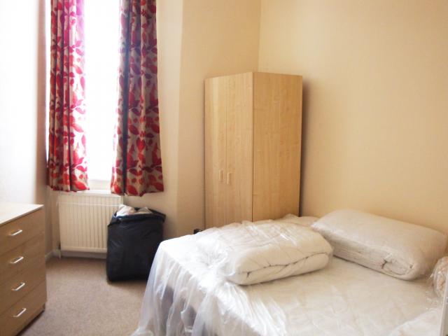			2 Bedroom, 1 bath, 1 reception Flat			 Mill Lane, WEST HAMPSTEAD