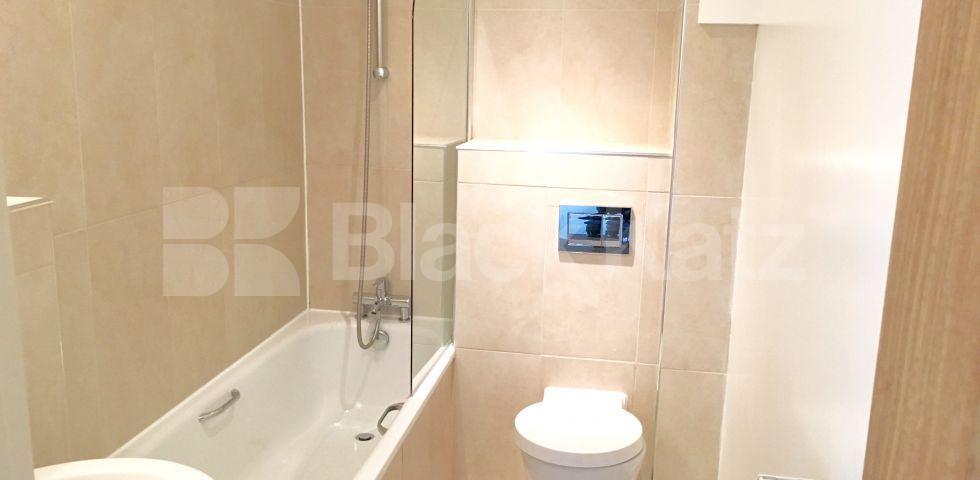 			UNDER OFFER , 1 Bedroom, 1 bath, 1 reception Apartment			 Boulevard Mansions. Borough Road, Borough