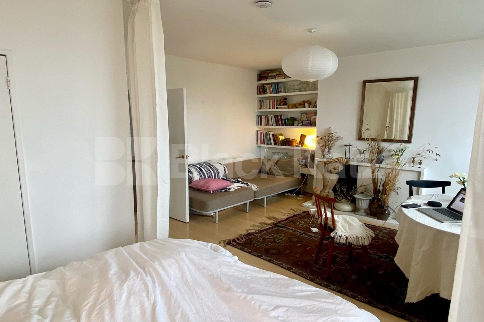 Double studio conveniently located near Aldgate East and Shadwell Stations  Christian Street , Whitechapel E1