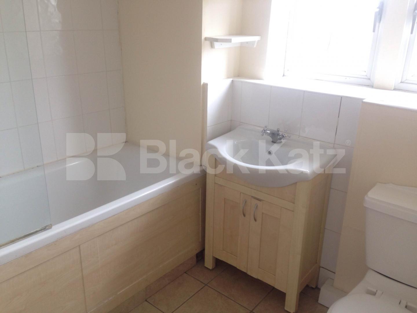 			NEW INSTRUCTION , 3 Bedroom, 1 bath, 1 reception Apartment			 Peter House. Wyvill Road , Vauxhall