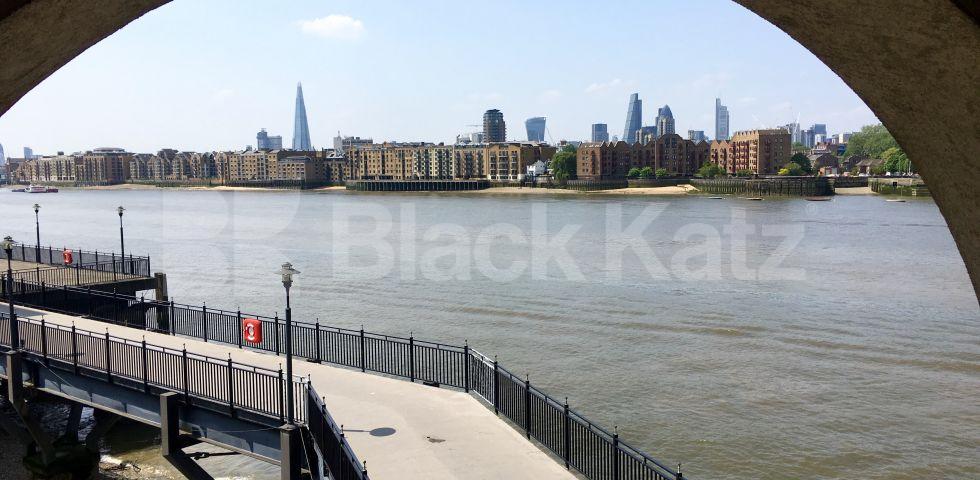 			UNDER OFFER , 3 Bedroom, 1 bath, 1 reception Apartment			 Bellamys Court. Abbotshade Road , Rotherhithe