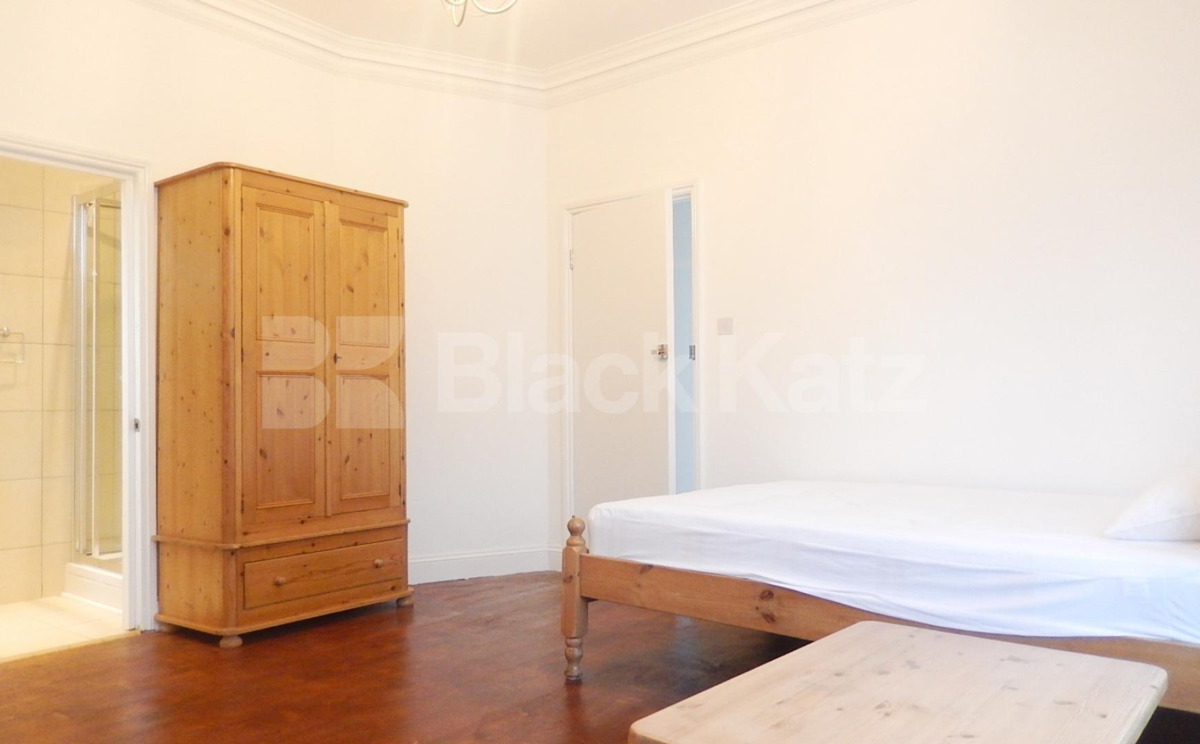 			 INCLUSIVE OF COUNCIL TAX, ELECTRICITY, WATER, WIFI, Studio Apartment, 1 bath, 1 reception Flat			 Third Avenue, ACTON CENTRAL