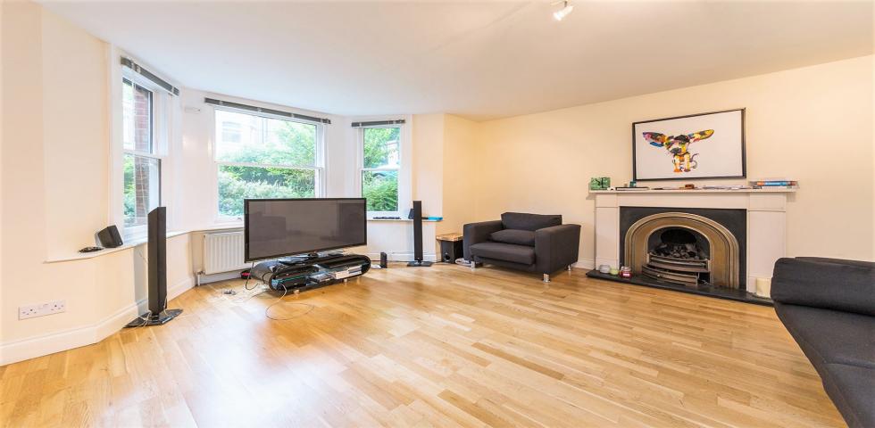 			2 Bedroom, 2 bath, 1 reception Flat			 Greencroft Gardens, WEST HAMPSTEAD