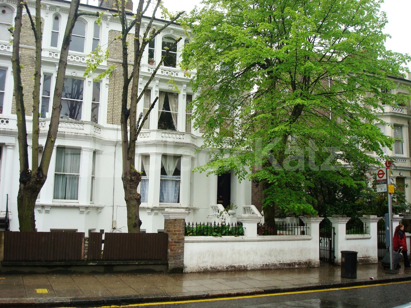 			NEW INSTRUCTION!, 1 Bedroom, 1 bath, 1 reception Flat			 Cambridge Gardens, Ladbroke Grove
