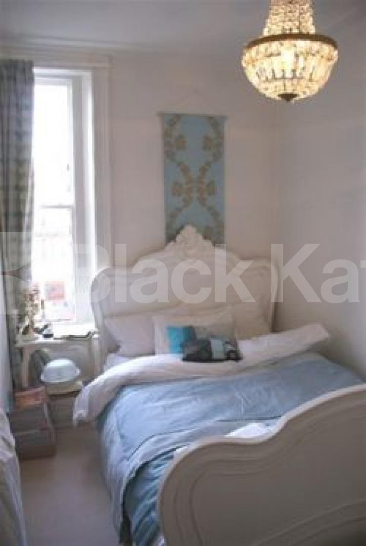 			2 Bedroom, 1 bath, 1 reception Flat			 Hampstead Lane, HIGHGATE