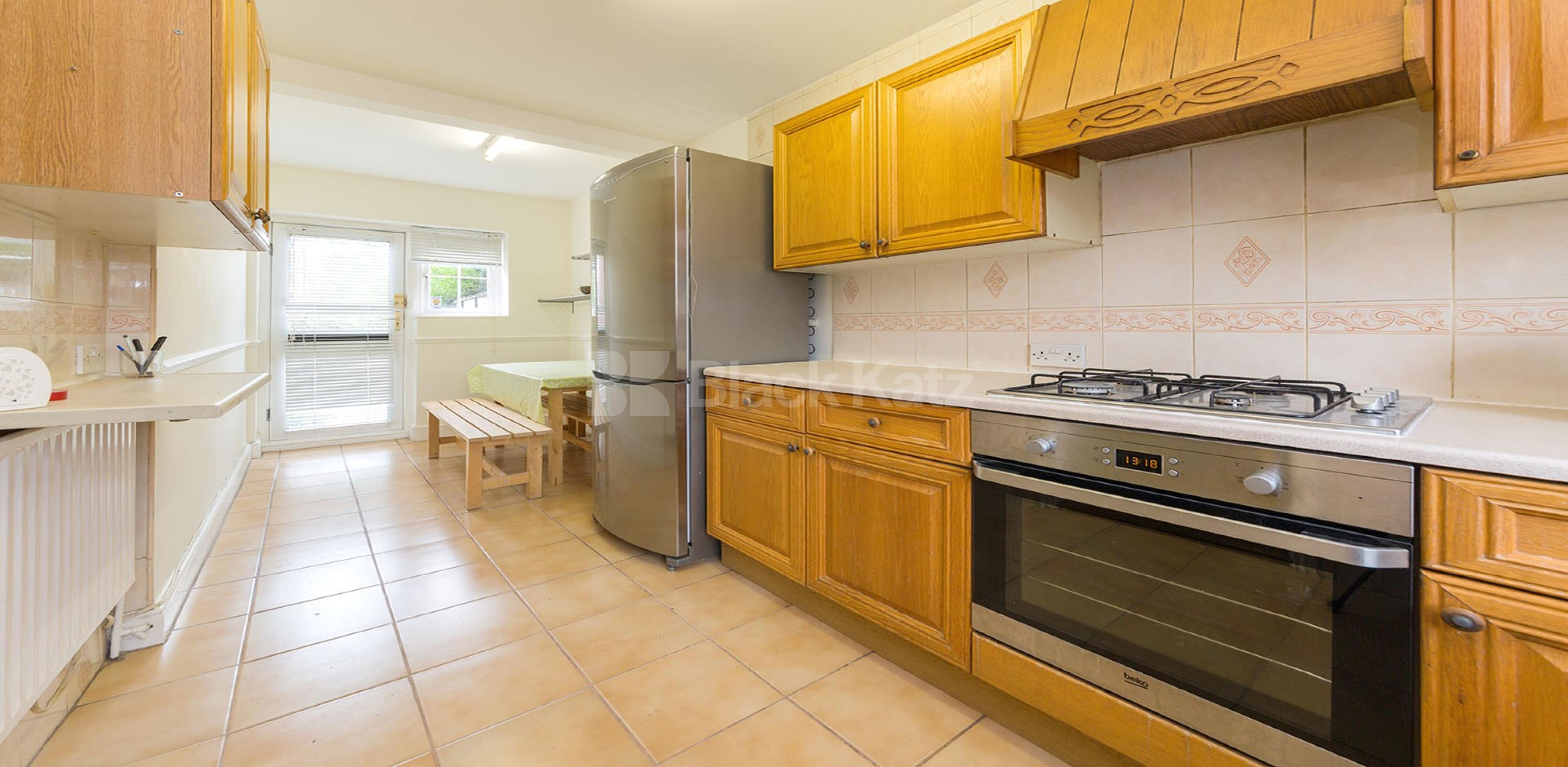 			3 Bedroom, 1 bath, 1 reception House			 Wormholt Road, Shepherds Bush W12