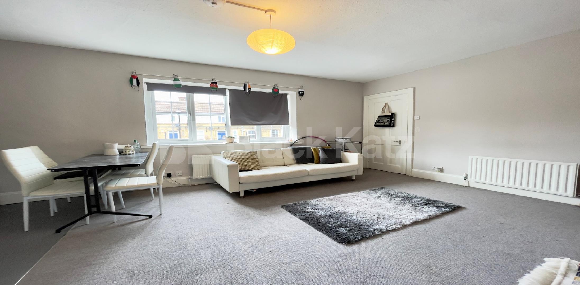 Superbly located Vicarage conversion recently redecorated throughout. Porlock Street, London Bridge