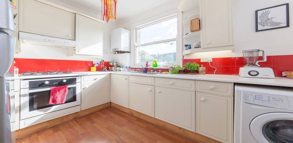 			2 Bedroom, 1 bath, 1 reception Flat			 Iverson Road, WEST HAMPSTEAD