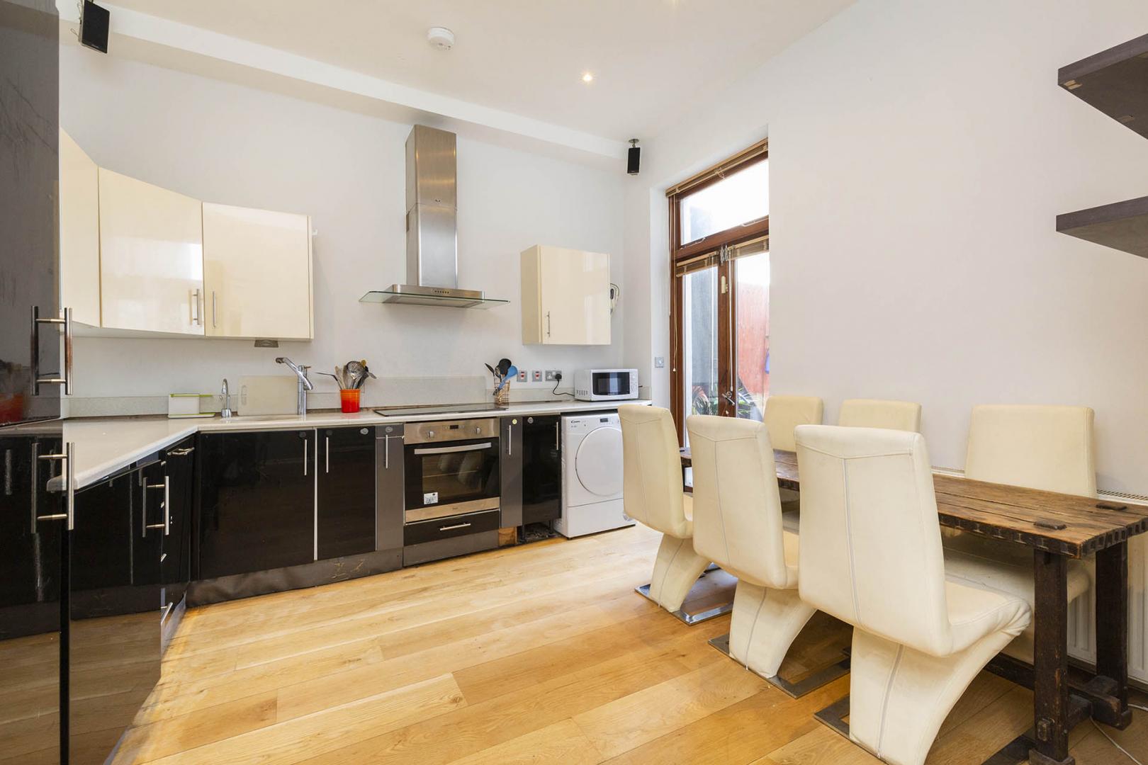 Modern Split Level Apartment Agamemnon Road, West Hampstead