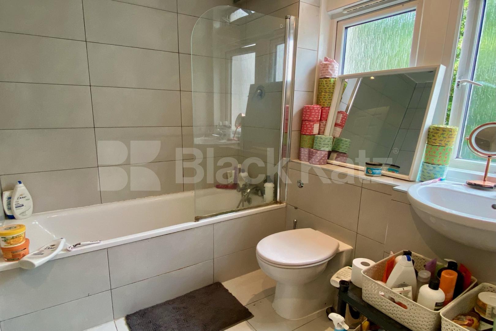 Stulish duplex apartment moments from the green open spaces of Clapham Common   Victoria Rise, Clapham Common