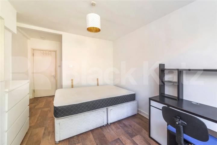 Spacious 3 bedroom garden property located near Archway tube station Fairbridge Road, Archway