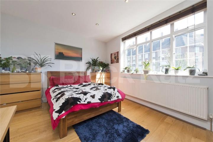 4 double bedrooms wtih 2 bathrooms Inc all bills except council tax Camden Road, Holloway