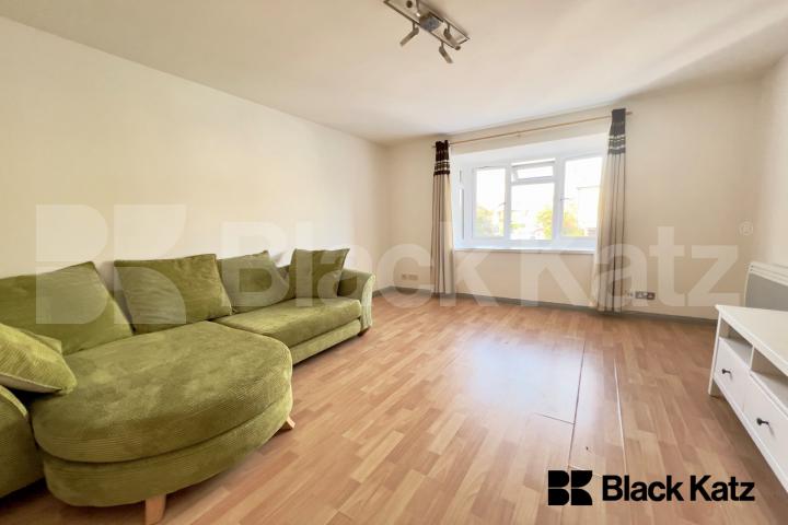  Well proportioned one bedroomed apartment Weald Close ,  Bermondsey