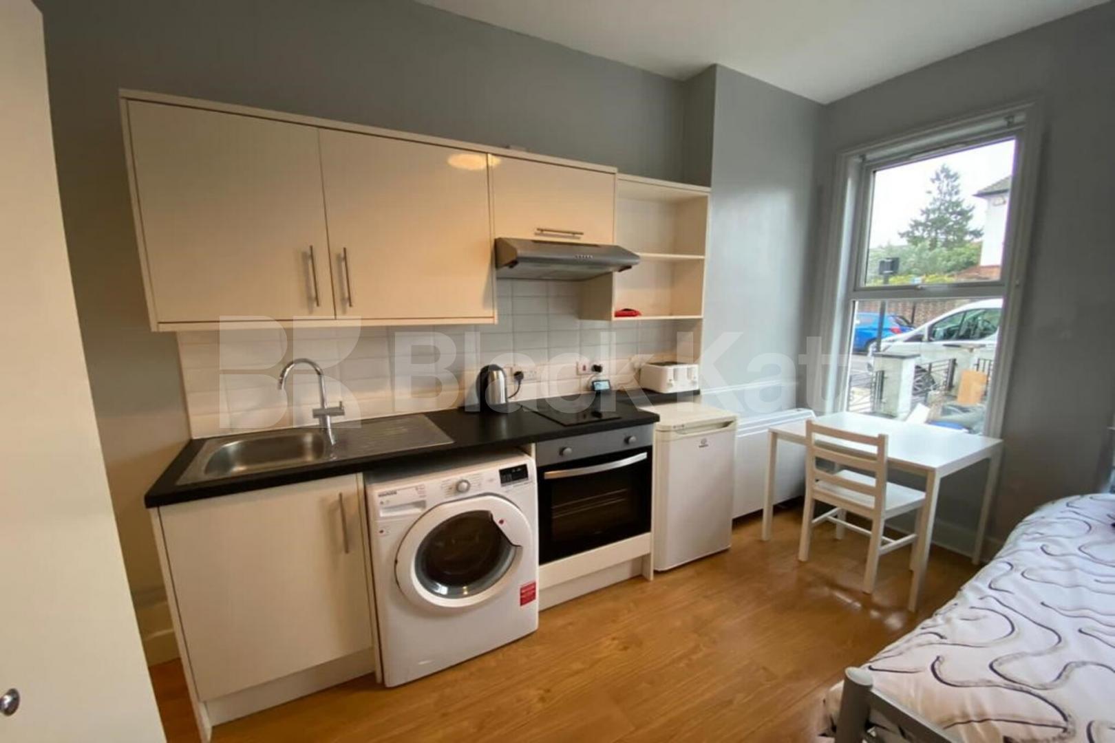 Spacious studio complete to a modern standard Woodside Road, Wood Green