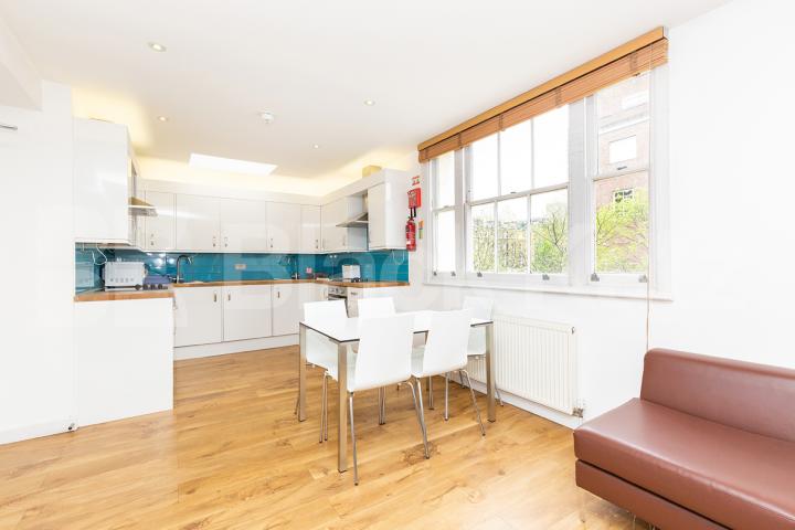 			4 Bedroom, 1 bath, 1 reception Apartment			 BYNG PLACE WC1E, RUSSELL SQUARE - EUSTON - FITZROVIA 