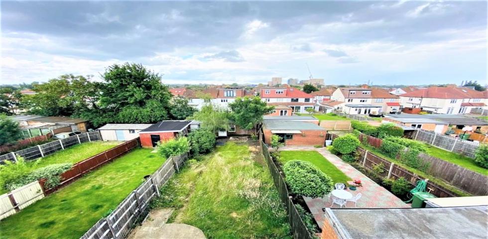 			5 Bedroom, 2 bath, 1 reception Semi-Detached House			 Clifford Way, Dollis Hill