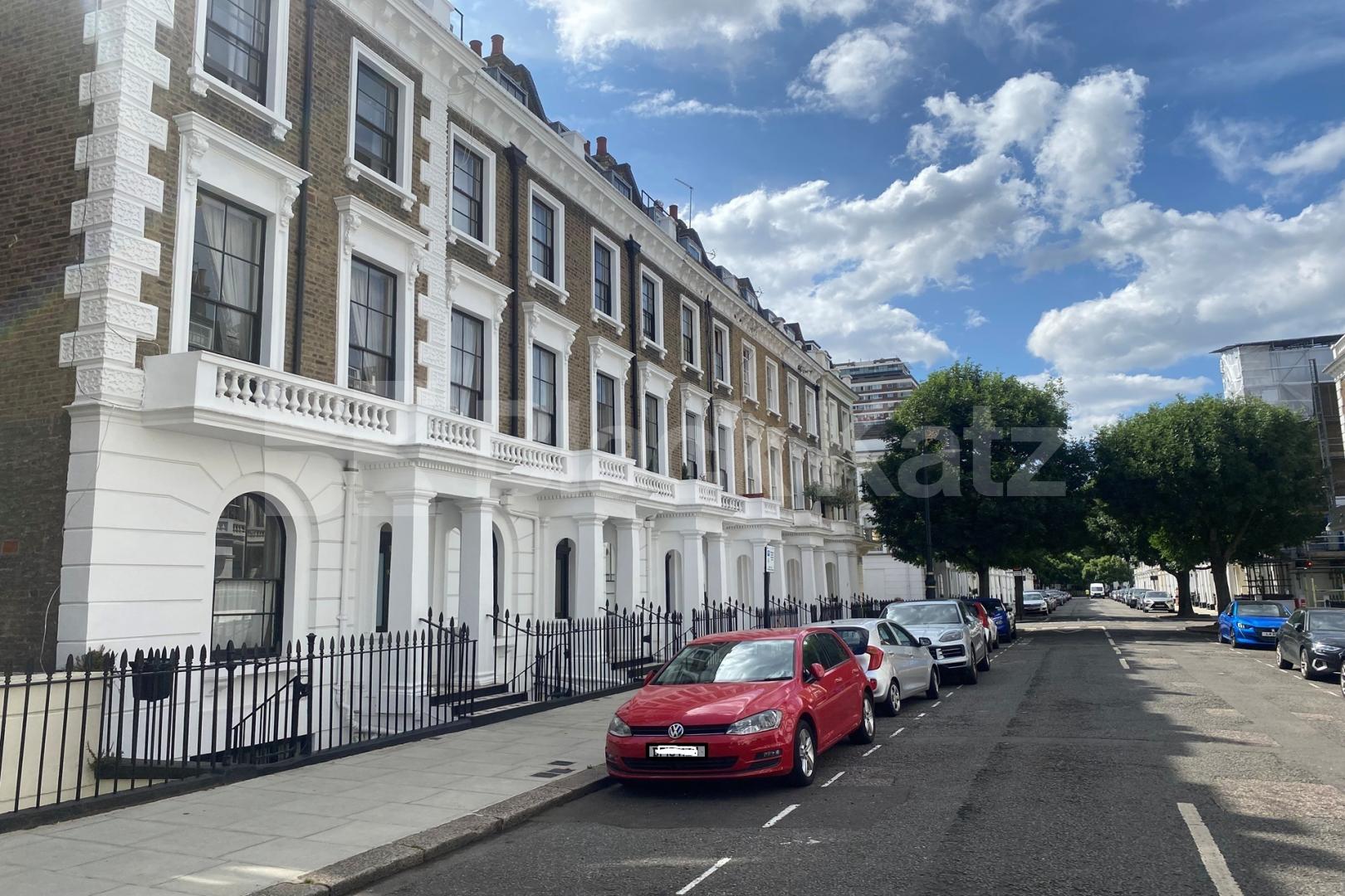 Spacious spilt level two bedroom flat beaming with character Alderney Street, Pimlico / Victoria