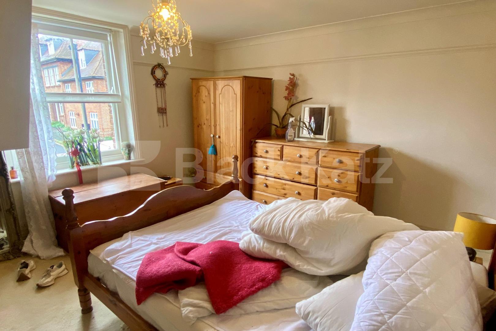 Gorgeous period house with all bills included Archbishops Place , Brixton