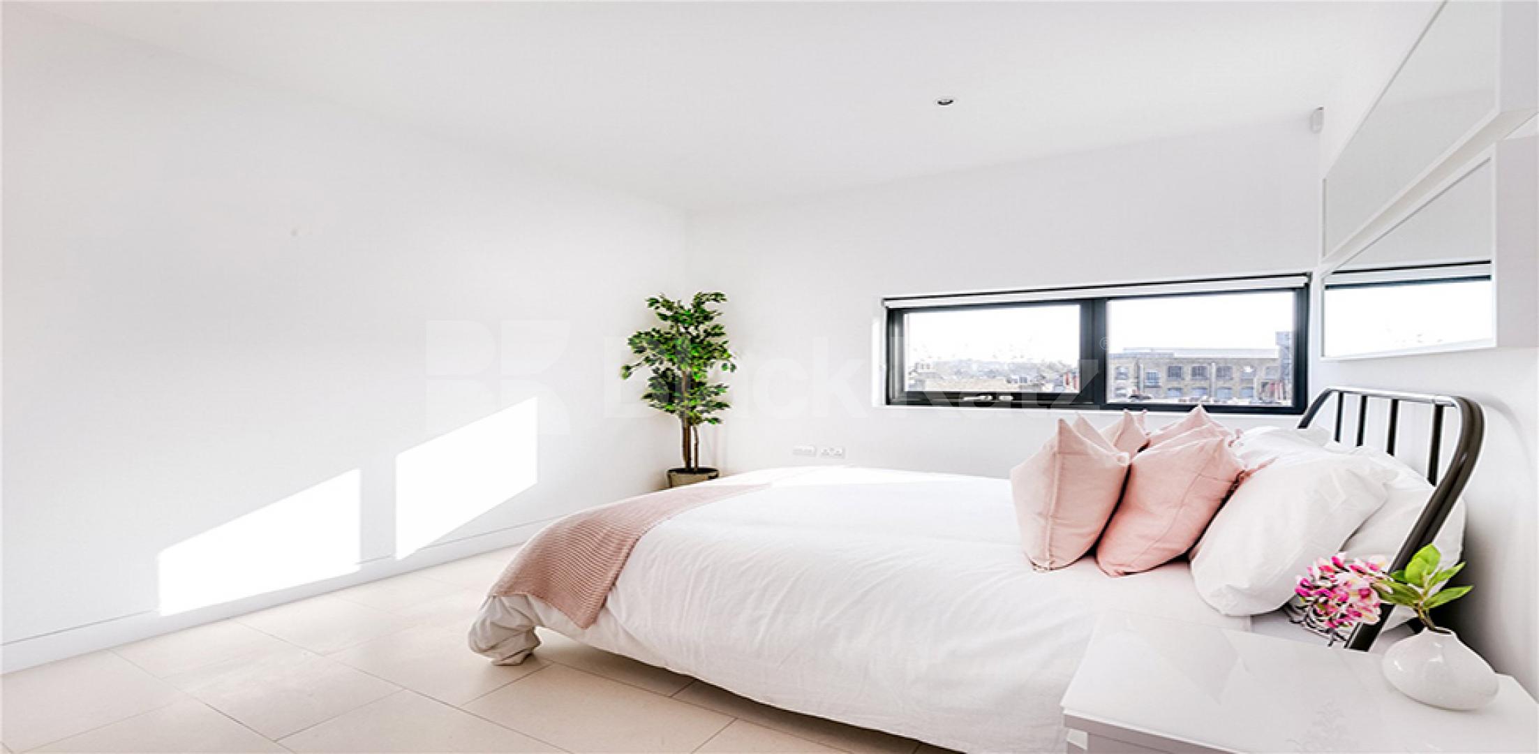 			MINS TO REGENTS PARK!, 2 Bedroom, 1 bath, 1 reception Flat			 Oval Road, REGENTS PARK