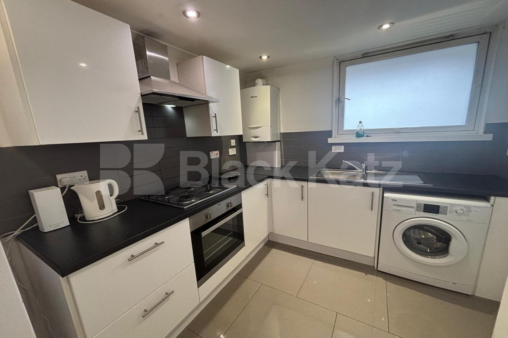 Duplex apartment with balcony offering 828 Sq.Ft.of living & entertaining space Coopers Road, Bermondsey