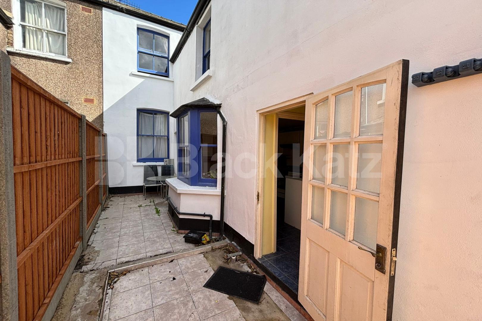 Period house with two bathrooms & patio garden  Trundleys Road , Surrey Quays