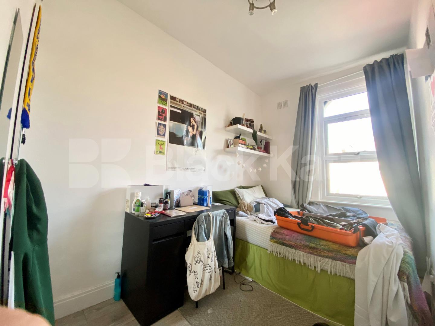Superbly located three double bedroomed apartment  Walworth Road, Elephant and Castle