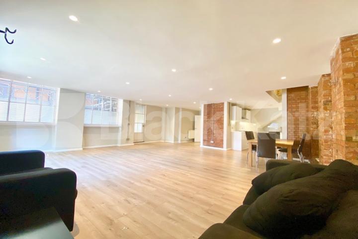 Modern Split level 3 bed 2 bath warehouse conversion with exposed brick Dove Road, Canonbury 
