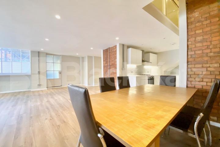 Modern Split level 3 bed 2 bath warehouse conversion with exposed brick Dove Road, Canonbury 