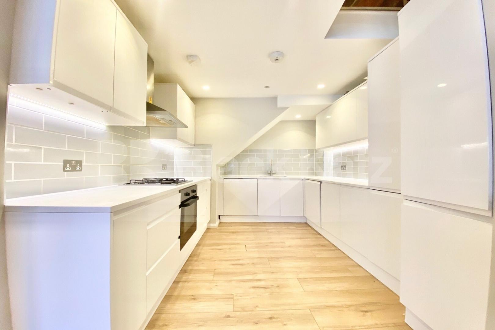 Modern Split level 3 bed 2 bath warehouse conversion with exposed brick Dove Road, Canonbury 