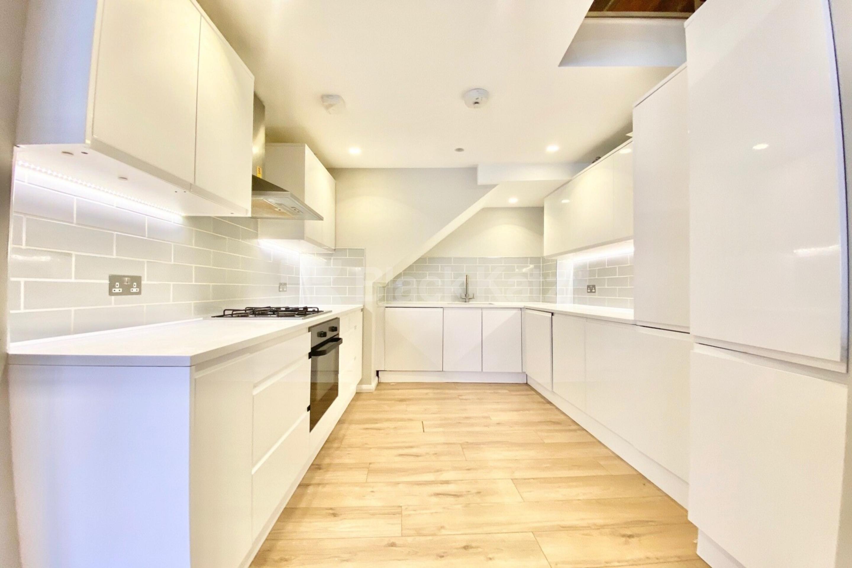 Modern Split level 3 bed 2 bath warehouse conversion with exposed brick Dove Road, Canonbury  N1