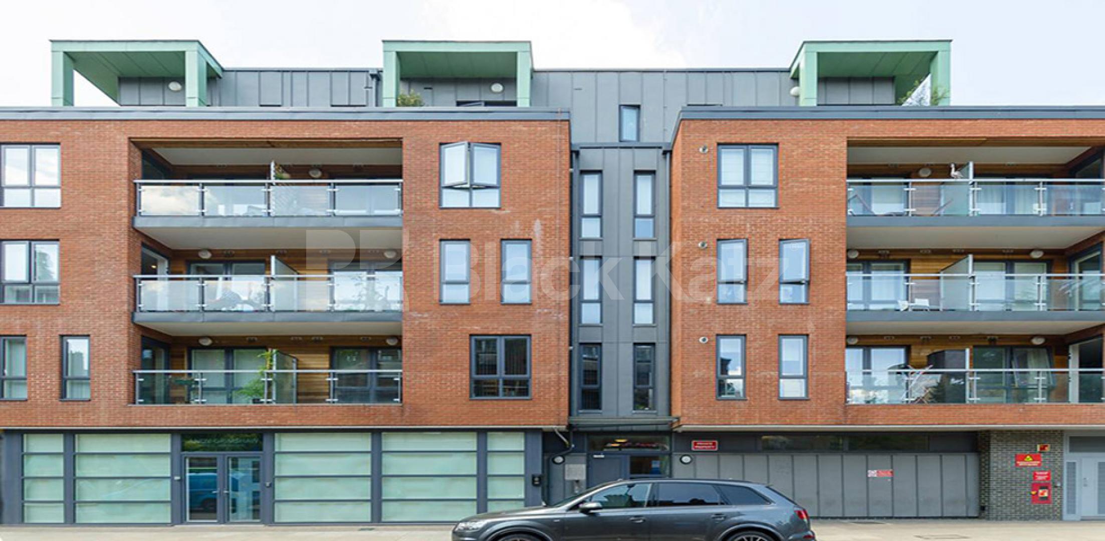 Luxury 3 bed 2 bath within a private modern development mins to UCL & Euston Drummond Street, Camden / Euston