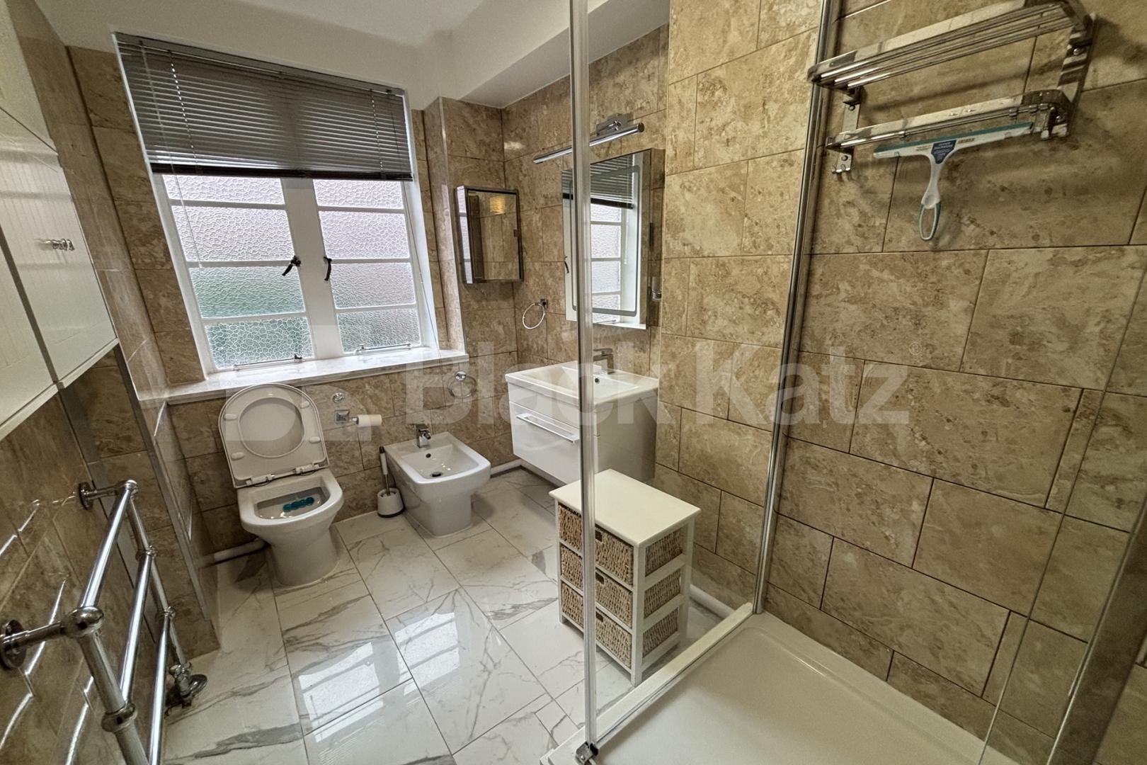 Highly desirable development with 24 hr concierge  Du Cane Court, Balham 