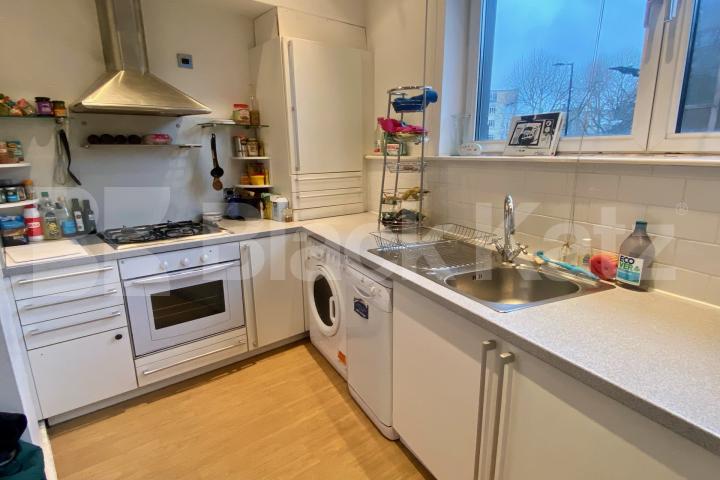 Superbly located & offering 528 Sq. Ft. of living & entertaining space  Newington Causeway, Borough