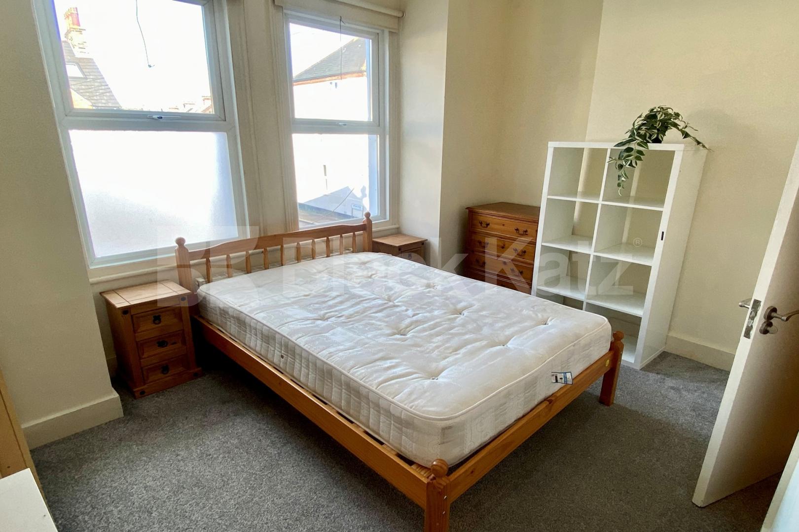 Flooded with natural light & offering 979 Sq Ft. of living & entertaining space Brading Road, Brixton