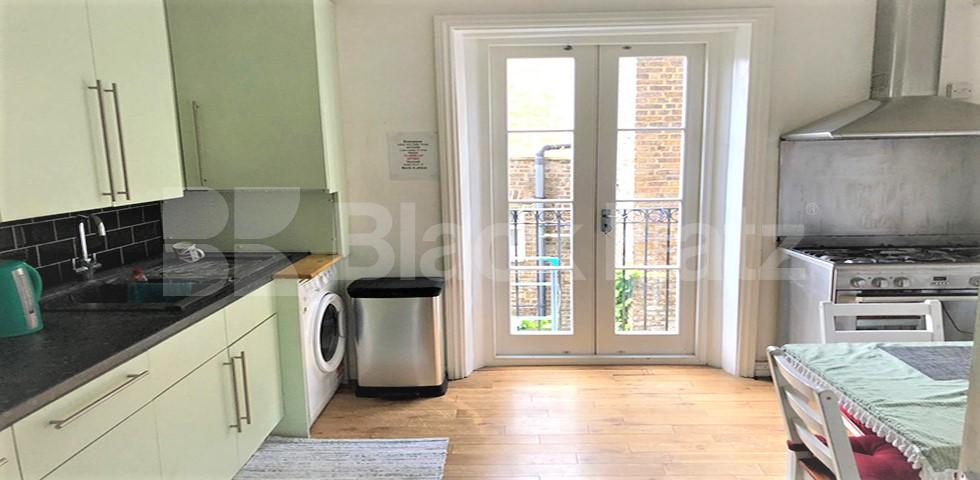 Super 4 bed with modern kitchen and bathroom Westbourne Grove, Notting Hill