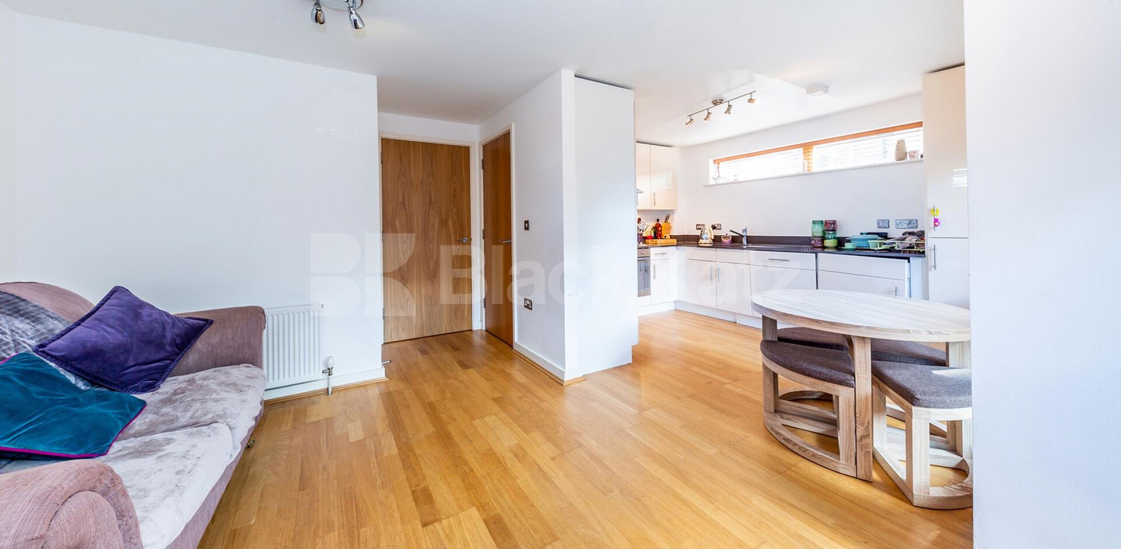 			1 Bedroom, 1 bath, 1 reception Flat			 Womersley Road, CROUCH END