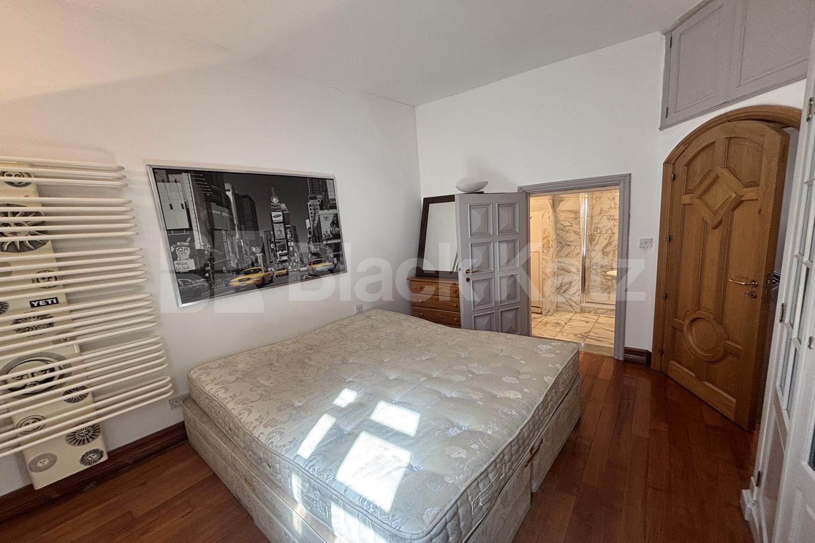 Superbly located, two bathrooms, generous period conversion  Union Street, London Bridge