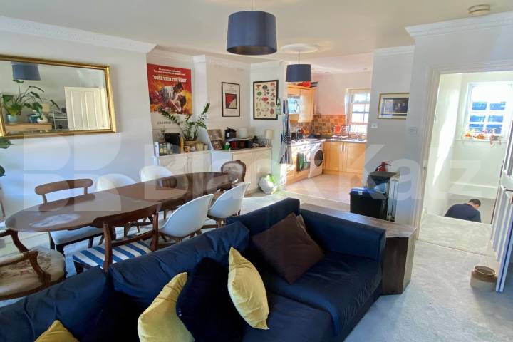 Triplex period conversion over 1000 Sq.Ft   Alderney Street , Pimlico