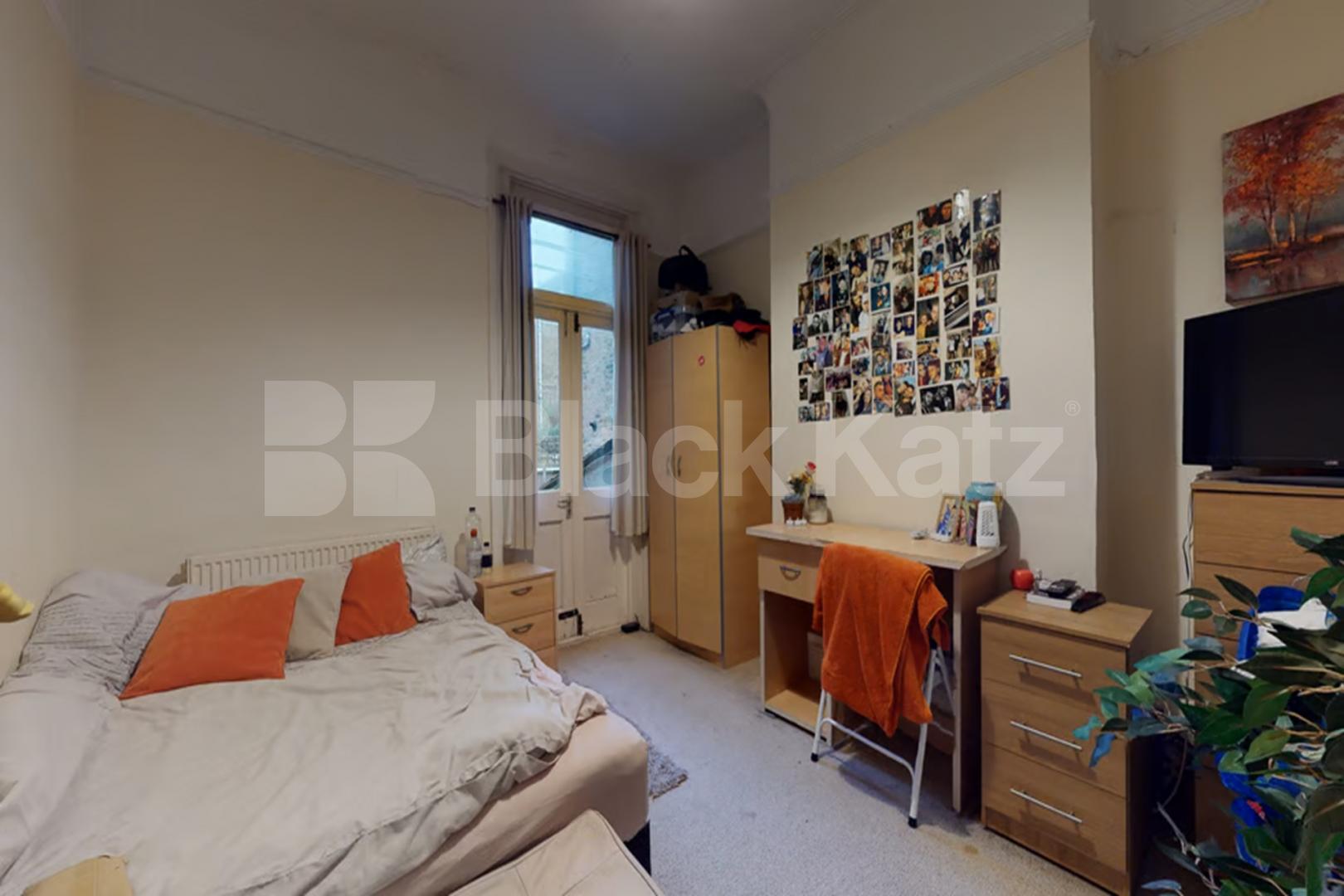 Flooded with natural light with over 1440 Sq Ft. of living & entertaining space Crofton Road, Camberwell/Peckham 