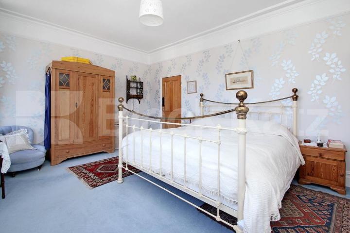 			Viewings Highly Recommended!, 4 Bedroom, 1 bath, 1 reception House			 Inderwick Road, Crouch End